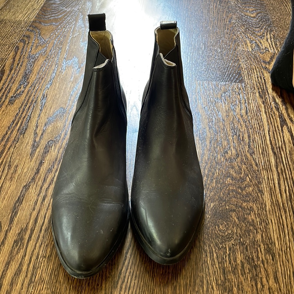 Nisolo black bootie